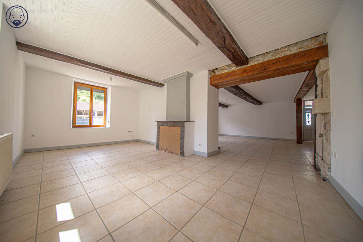 Spacieuse maison avec dépendance et pâture - photo 7