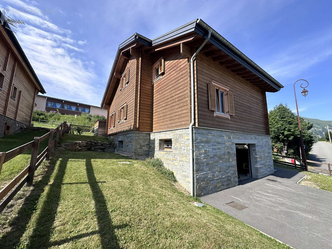 Maison à ALBIEZ-MONTROND