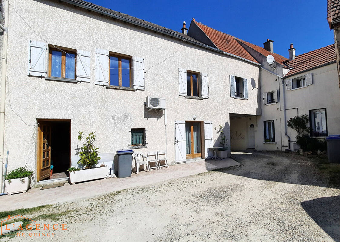Maison à QUINCY-VOISINS