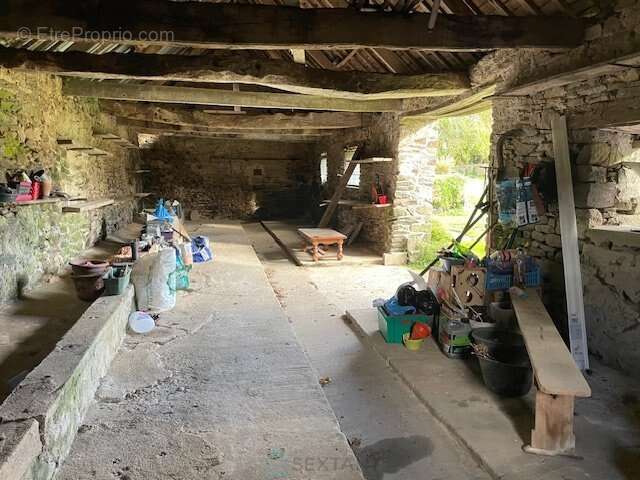 Maison à LE CLOITRE-PLEYBEN