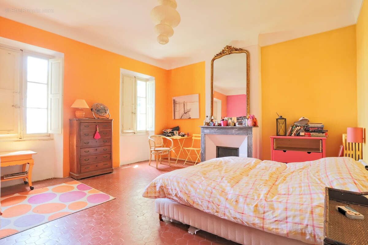 Maison à LA VALETTE-DU-VAR