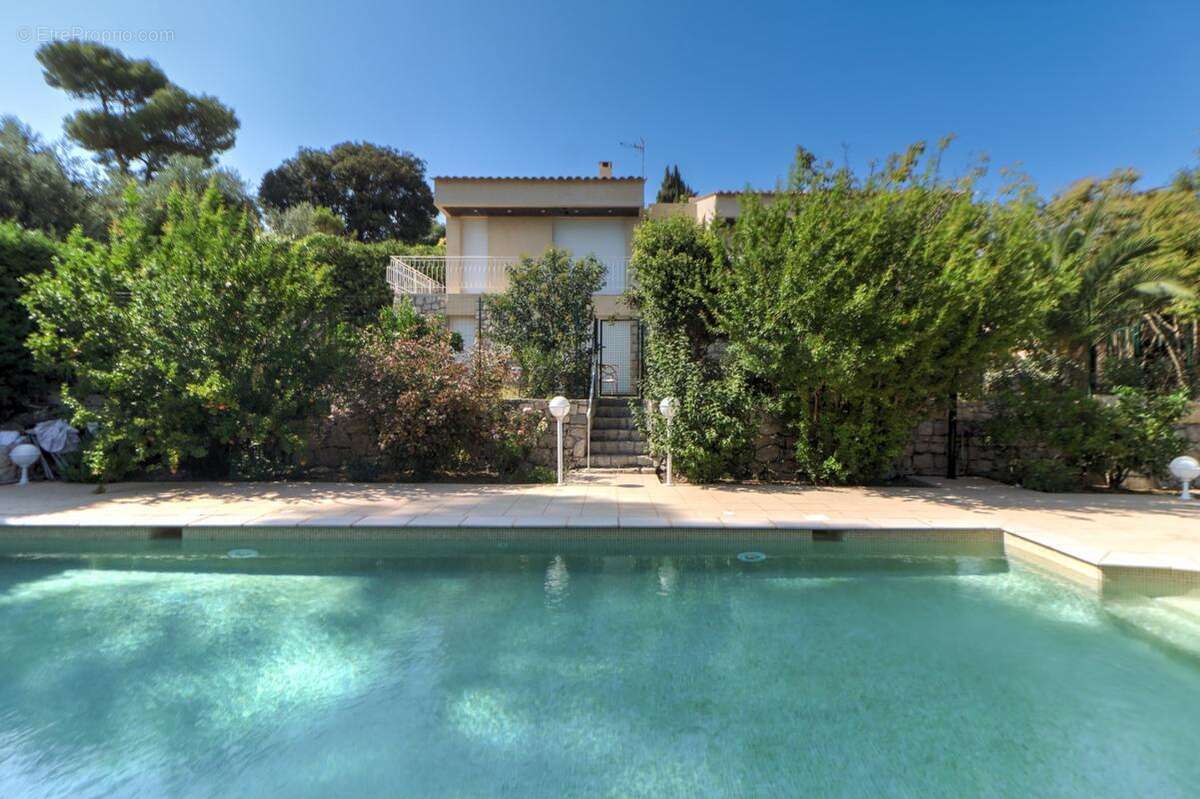 Maison 4 pièces avec piscine - MOUGINS - photo 3