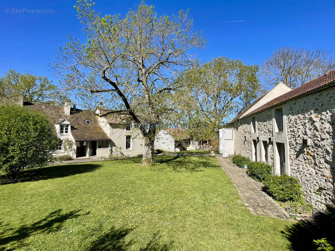 Maison à THOIRY