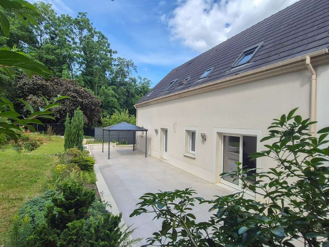 Maison à LA VILLE-DU-BOIS