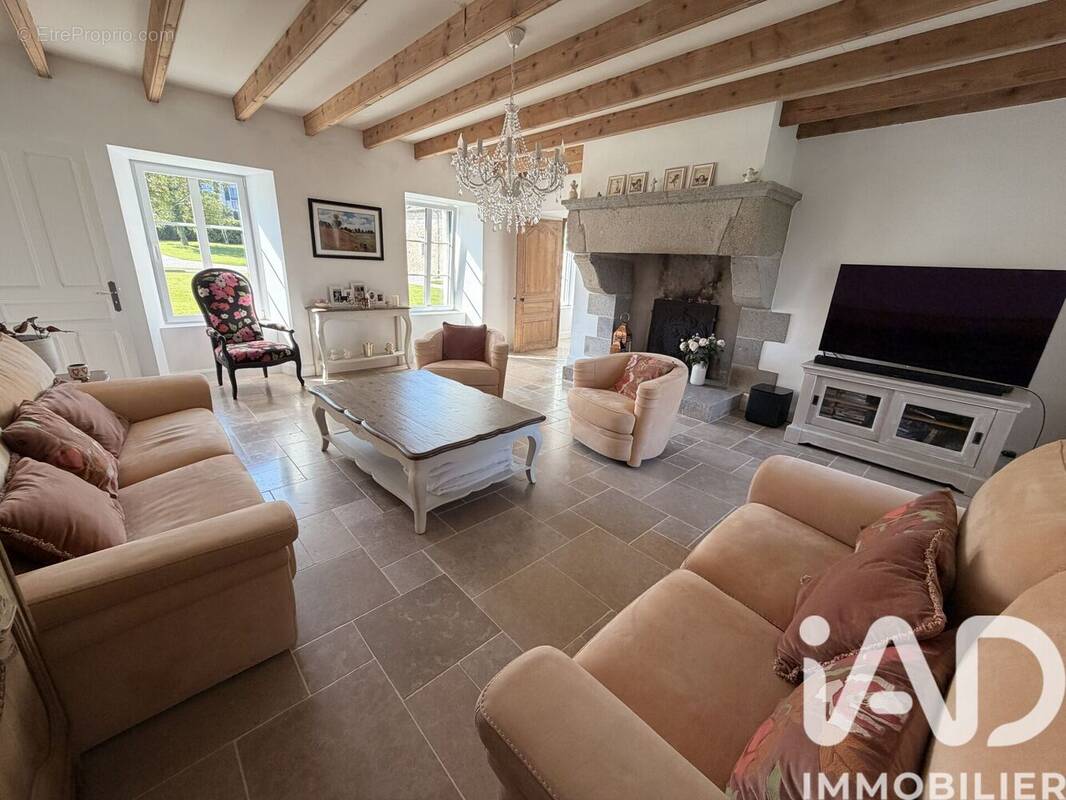 Photo 1 - Maison à MONTMARTIN-SUR-MER