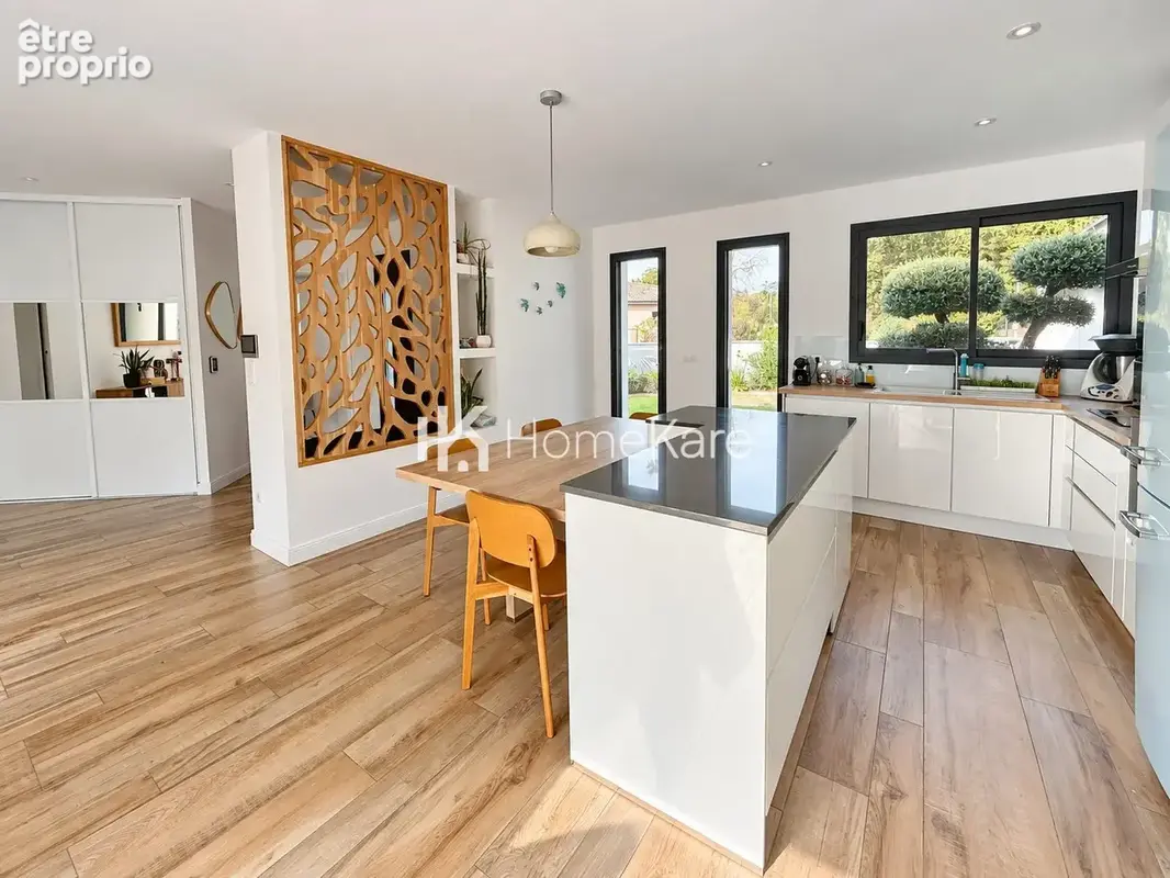 Maison 5 pièces 165 m² à vendre à Saint-Medard-D'eyrans (33650) - photo 2