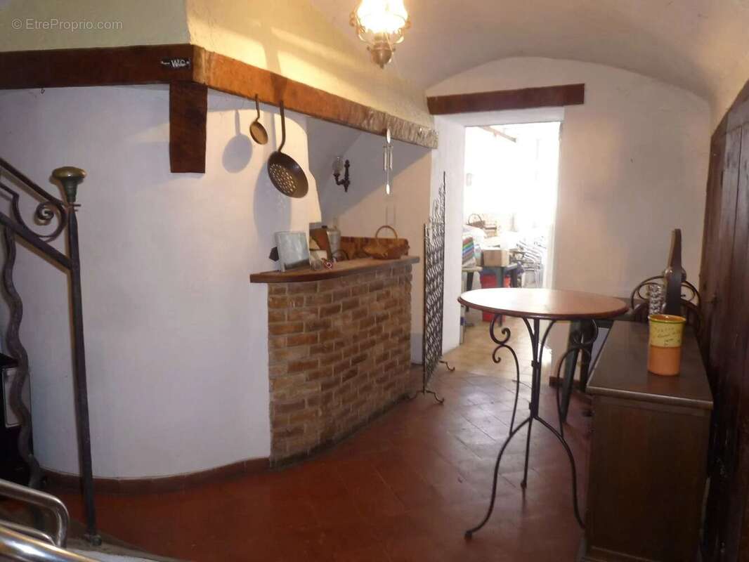 Commerce à ENTREVAUX