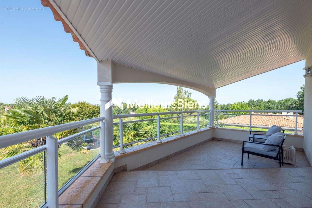 Maison contemporaine 287m2 - 5 chambres - Terrain 2512m2 - DPE A - photo 16