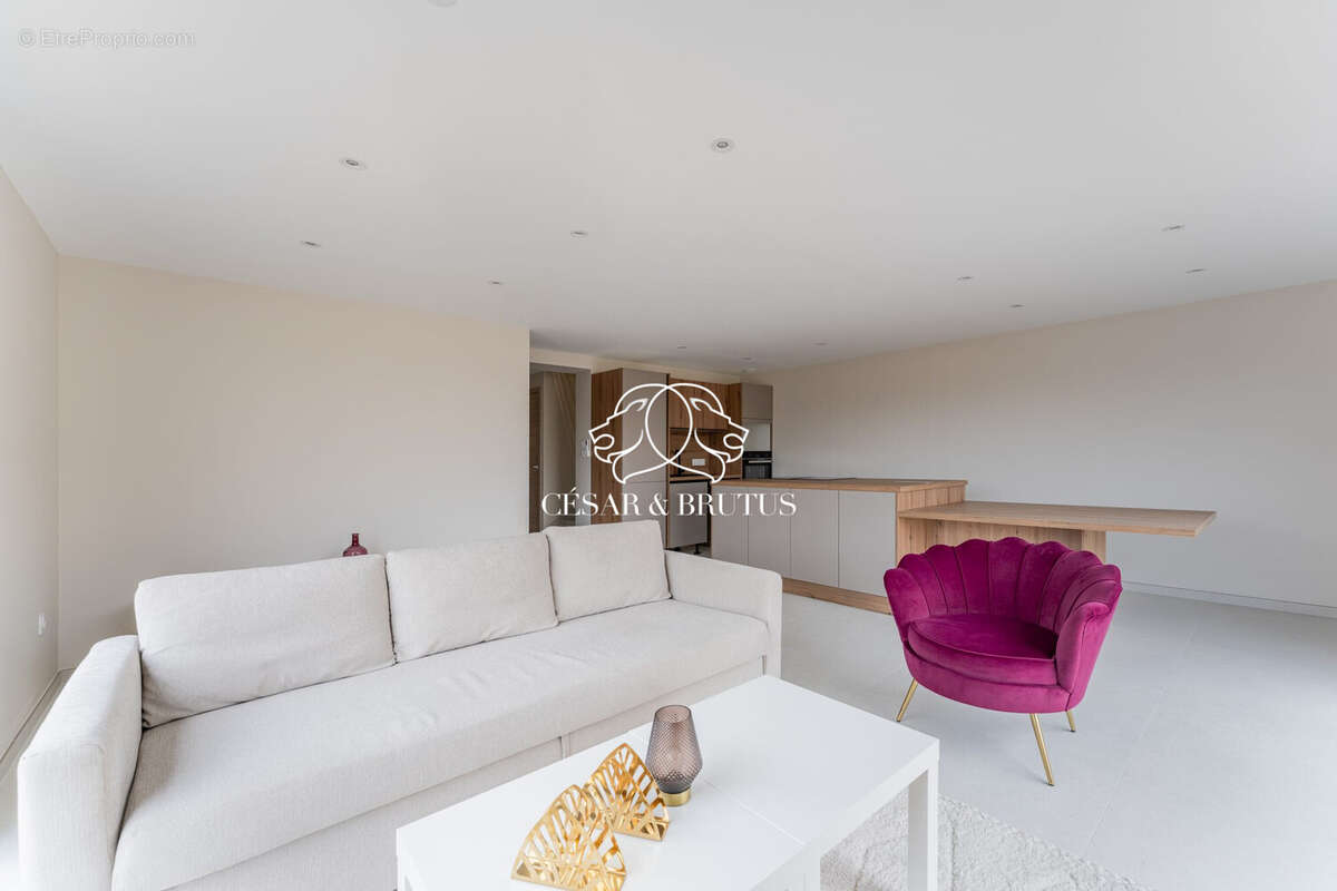 Maison 134 m² à Decines-Charpieu  - photo 7