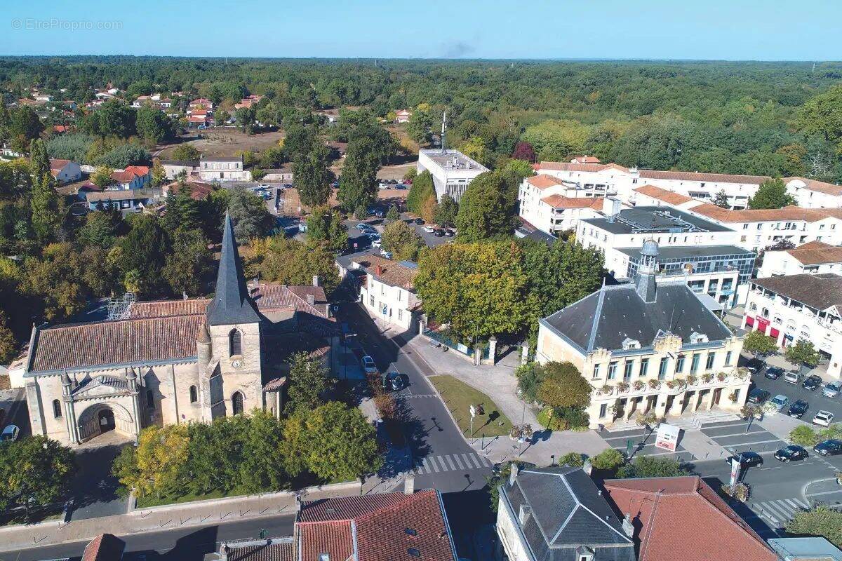 Commerce à SAINT-MEDARD-EN-JALLES