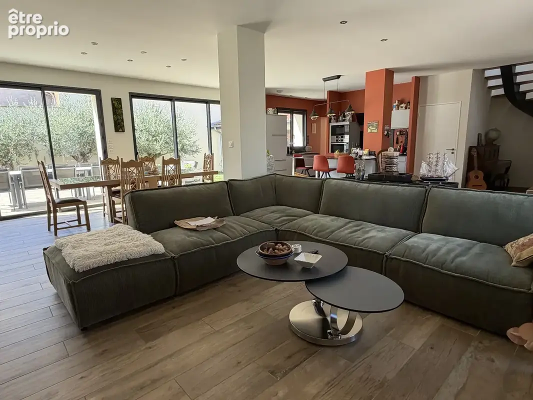 Exclusivité, rare à la vente maison de ville complétement rénovée à neuf  avec terrain et piscine. - photo 12