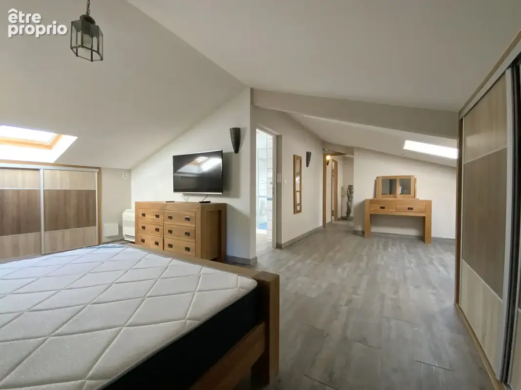 Propriété de 380 m2 avec vue panoramique sur les montagnes. - photo 13