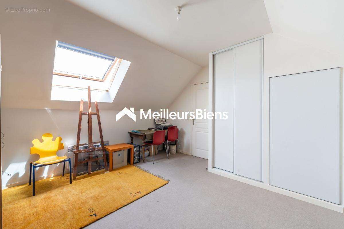 Appartement à SAINT-MAUR-DES-FOSSES
