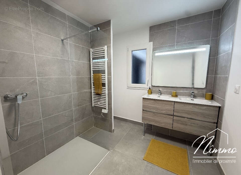 Appartement à NIMES