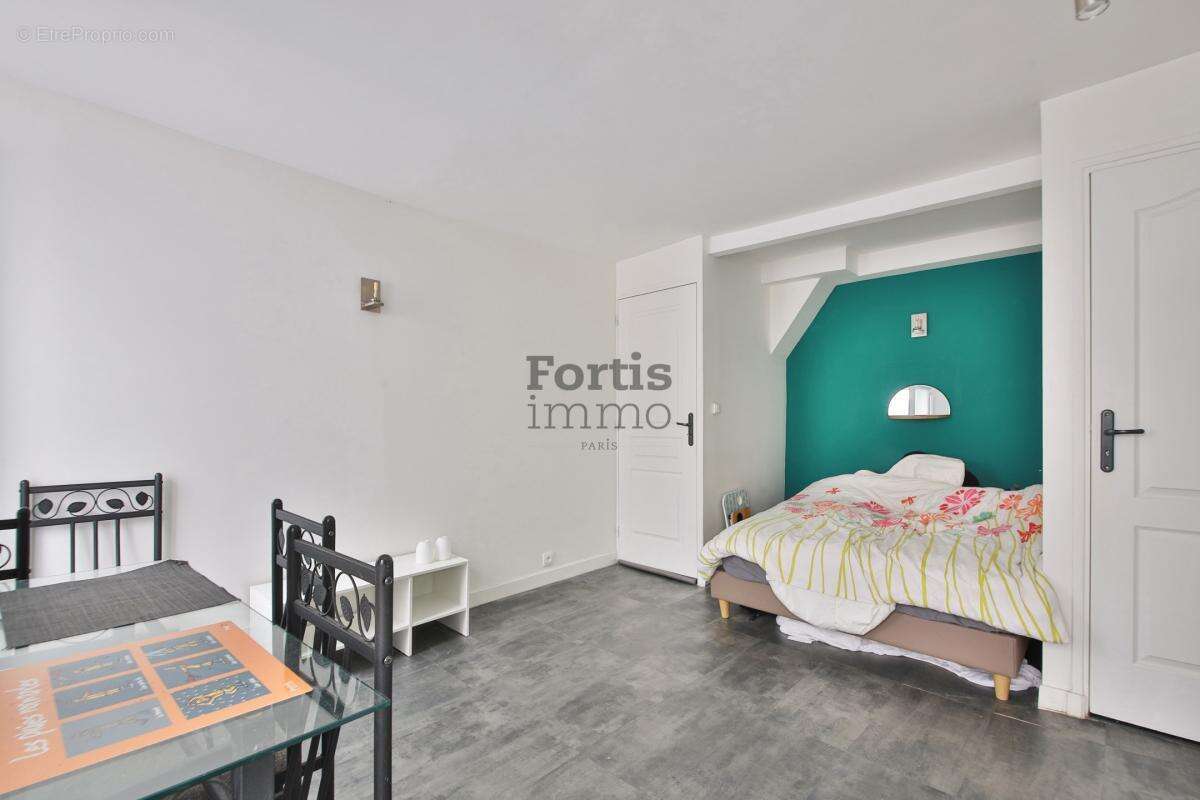 Appartement à PARIS-10E
