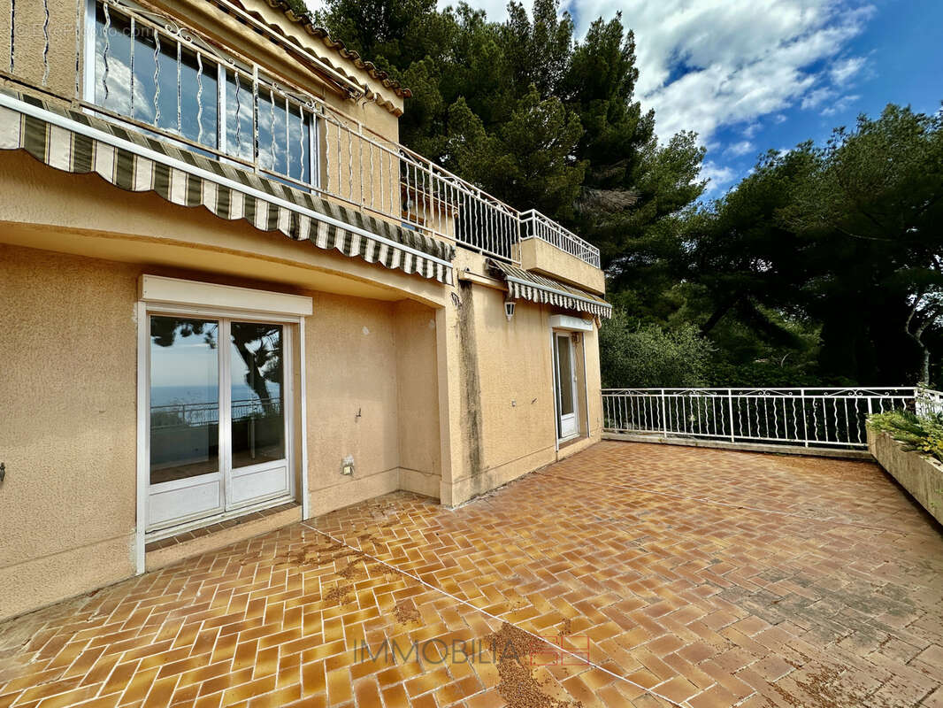 Villa à rénover - emplacement exceptionnel - vue mer panoramique - photo 2