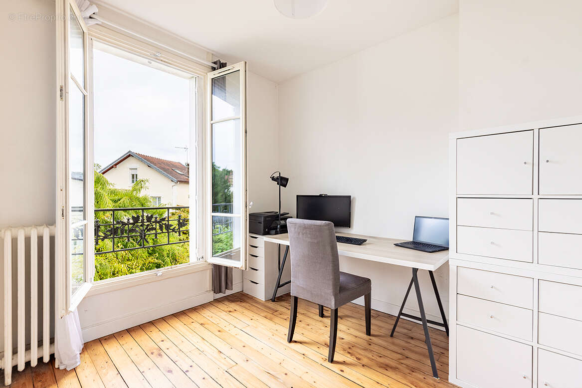 VERSAILLES  - Maison 200 m² + studio indépendant de 26 m². - photo 5
