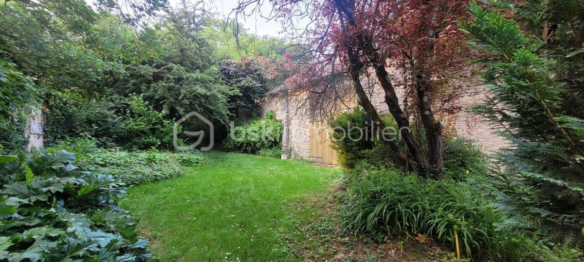 Maison en pierre 143 m² / 5 pieces - photo 2