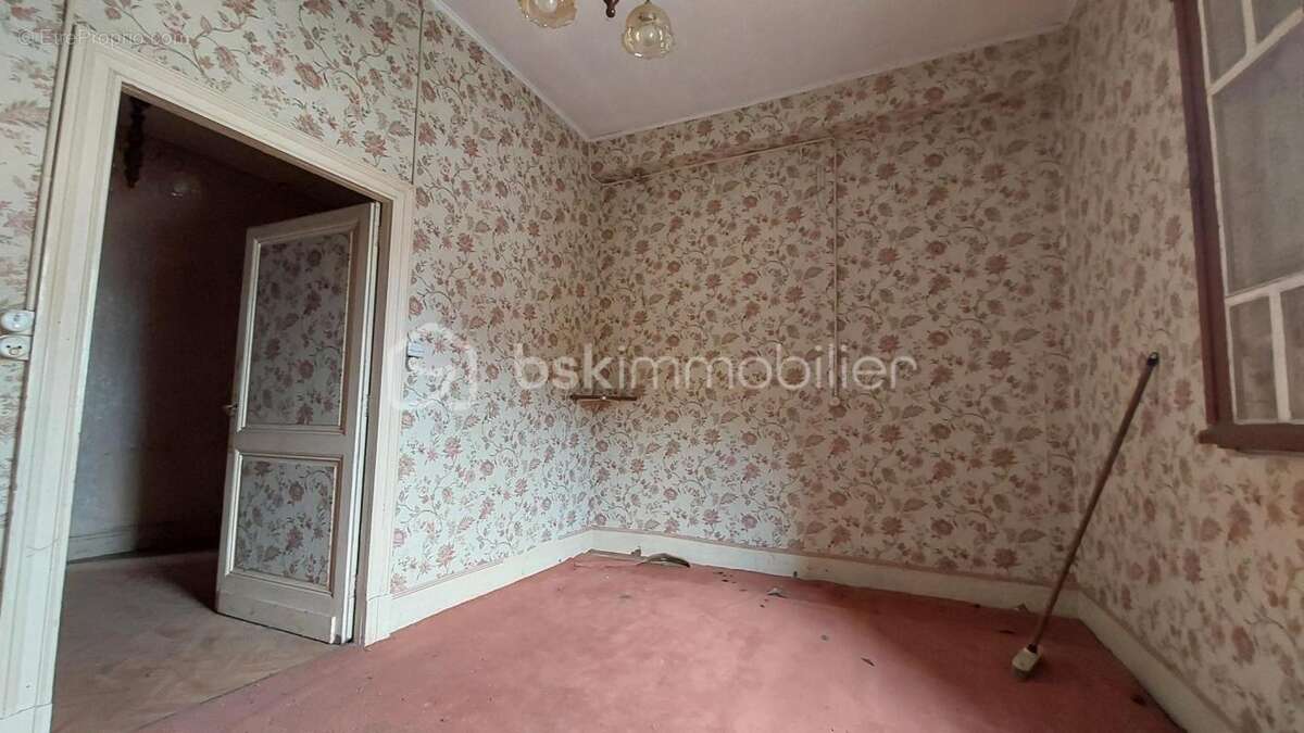 CAUDECOSTE – Maison de bourg T4 à rénover avec garage et patio - photo 13