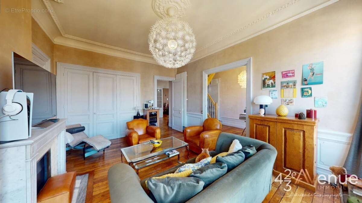 Appartement à SAINT-ETIENNE