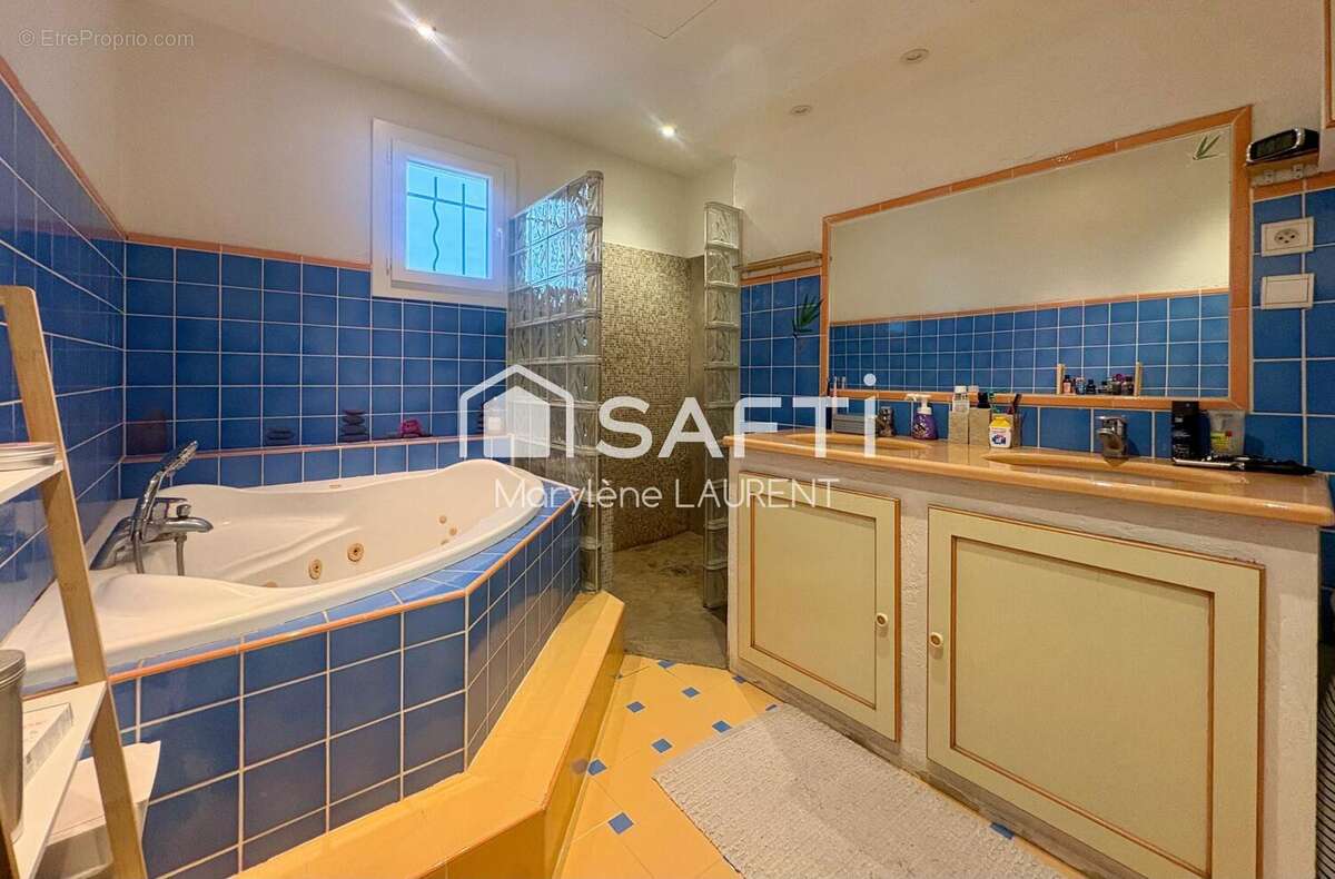 Photo 8 - Maison à CUERS