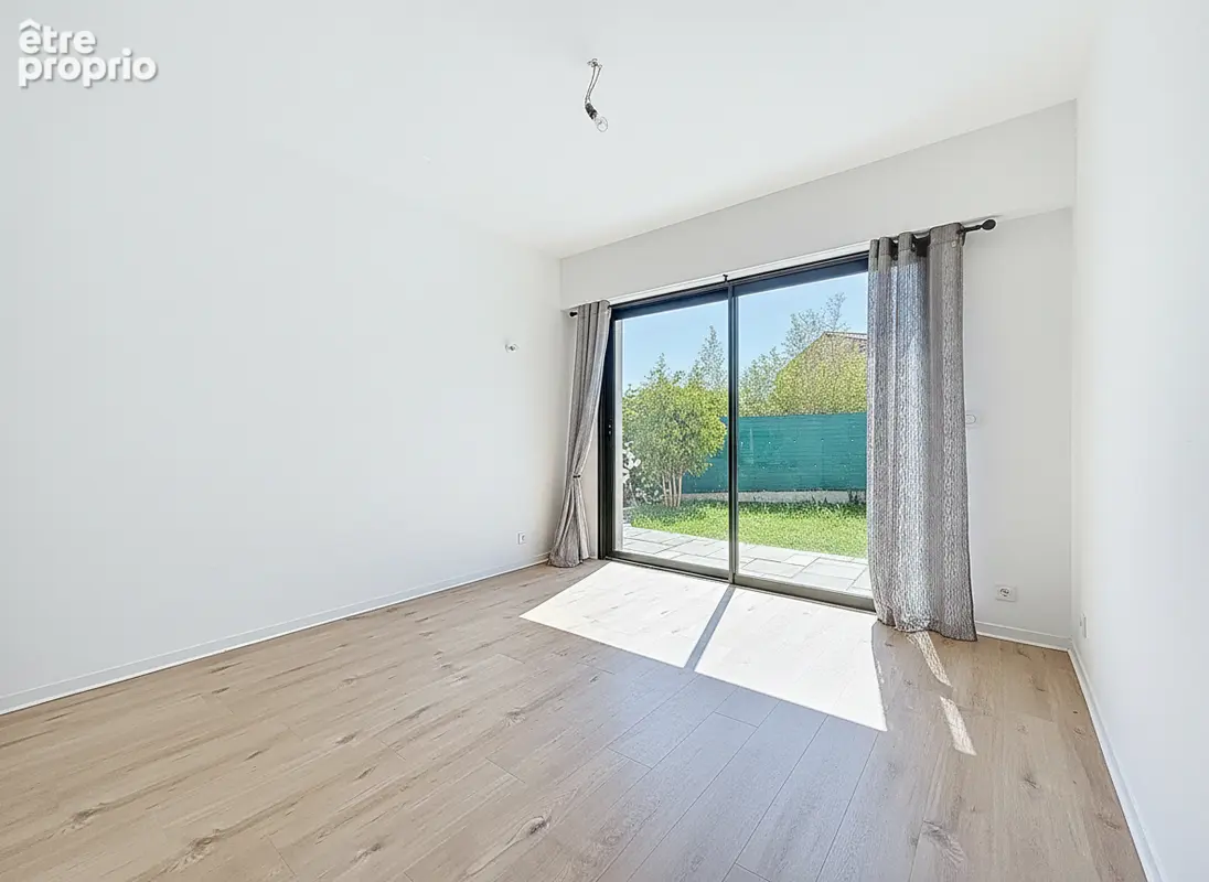 Villa contemporaine de plain-pied avec piscine, prestations haut de gamme - photo 10