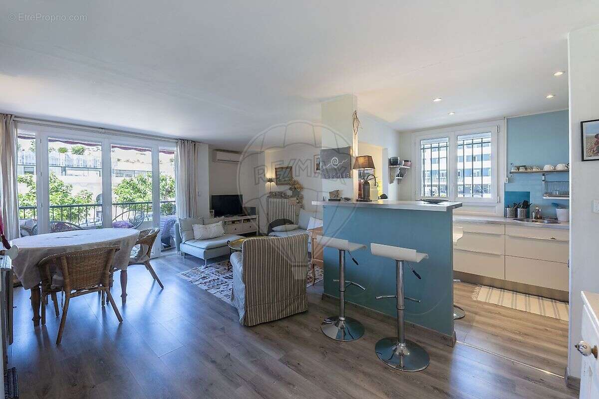 Appartement à MARSEILLE-7E