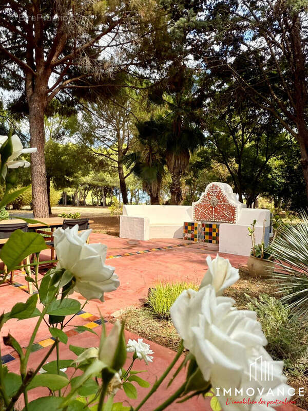 Maison à VIC-LA-GARDIOLE