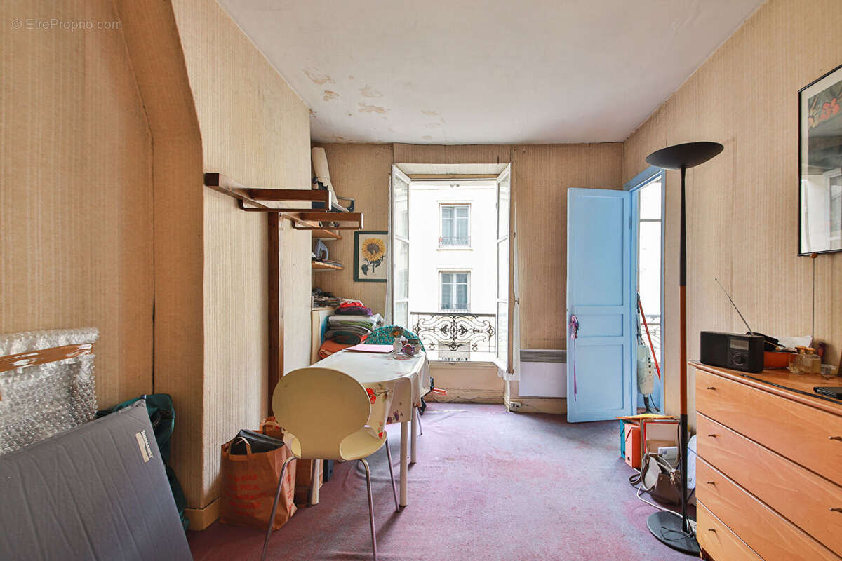 Appartement à PARIS-7E