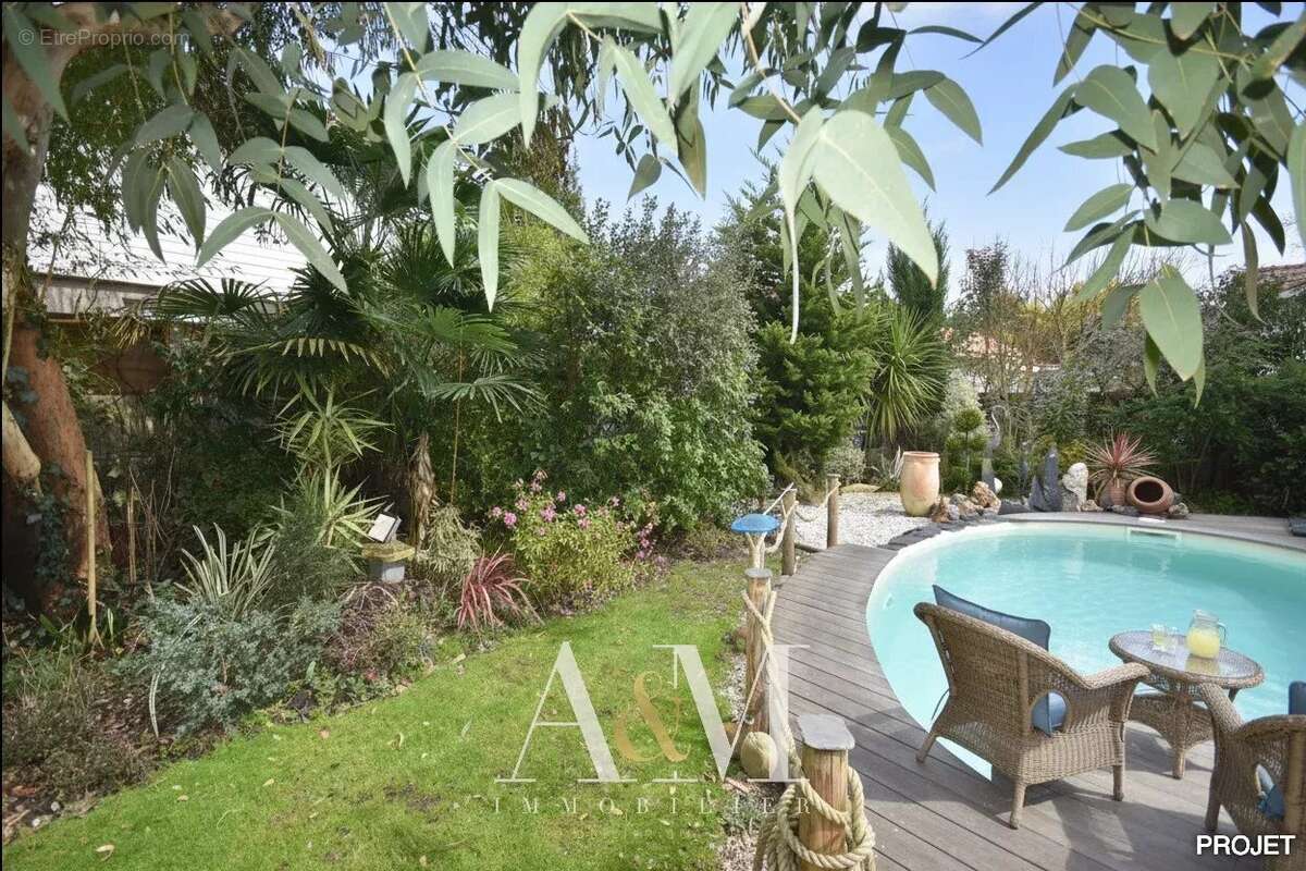 Maison à ARES