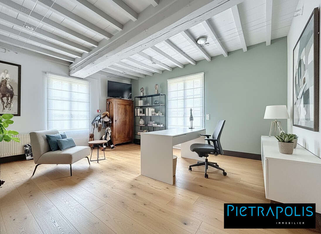 Maison 220 m² à Amberieux-En-Dombes  - photo 7