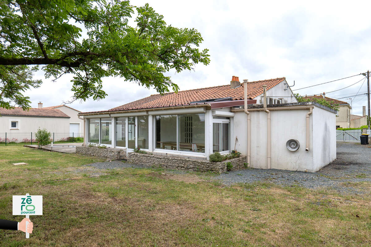 Maison à MOUZEUIL-SAINT-MARTIN