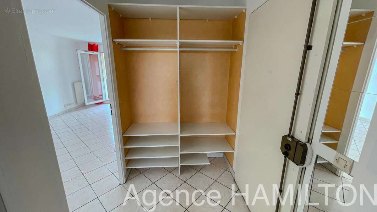 Appartement à VILLENEUVE-LA-GARENNE