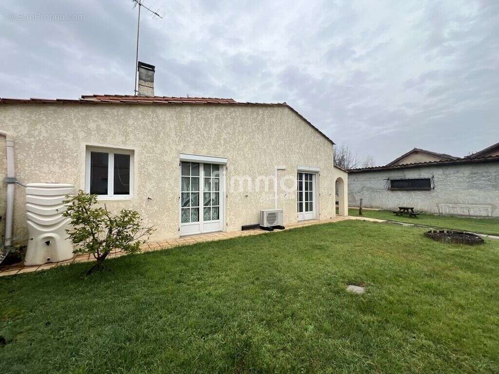 Maison à rafraichir de 103 m² – 33920 Saint-Yzan-de-Soudiac - photo 15