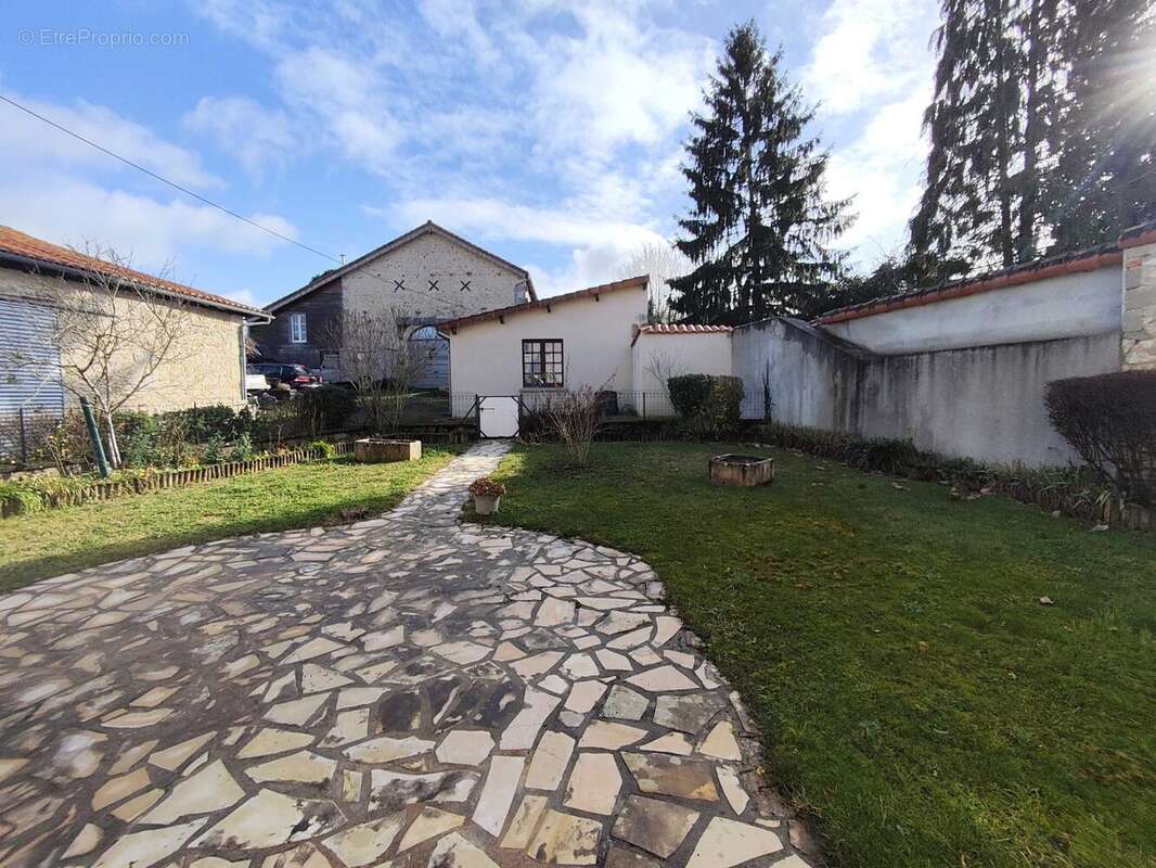 Maison à SAINT-LAURENT-DE-CERIS