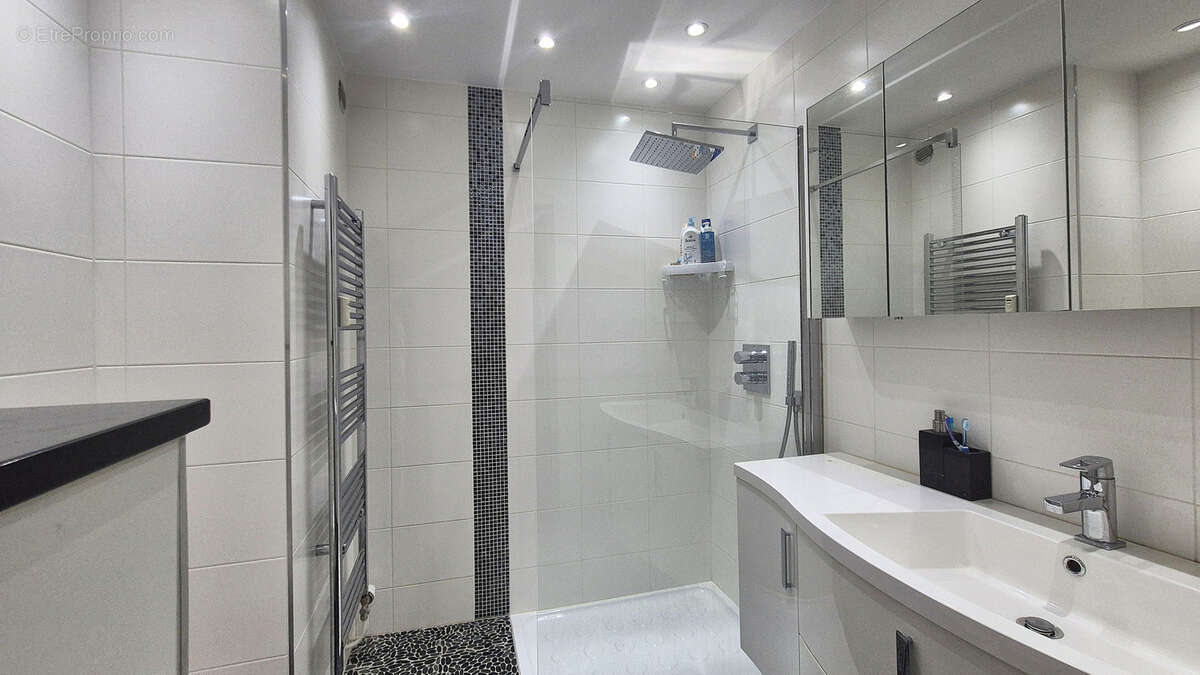 Appartement à MANDELIEU-LA-NAPOULE