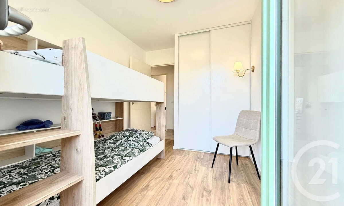 Appartement 81 m² à Le Rouret  - photo 8