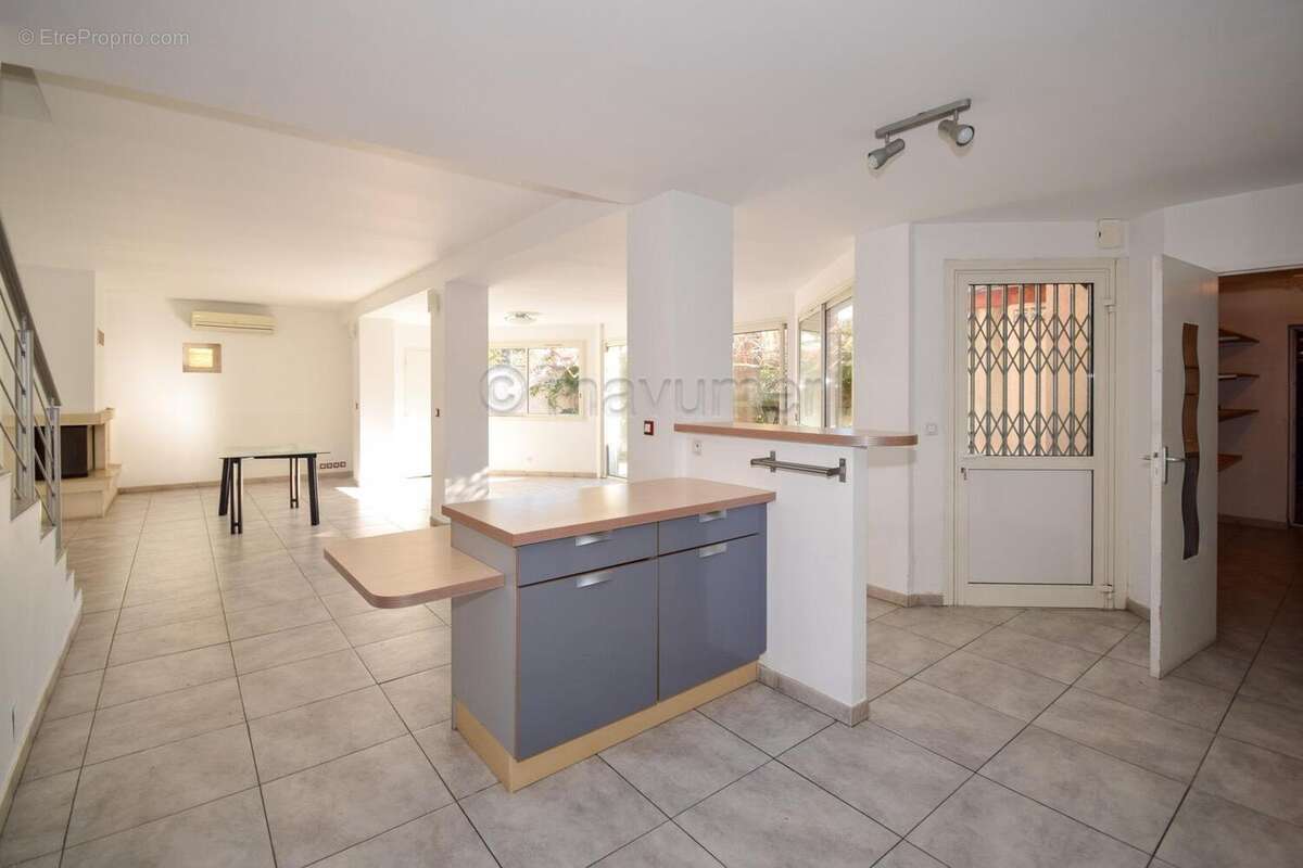 Maison familiale avec jardin, terrasses, garage St Marguerite- Dromel? 13009 Marseille n°10 - Maison à MARSEILLE-9E