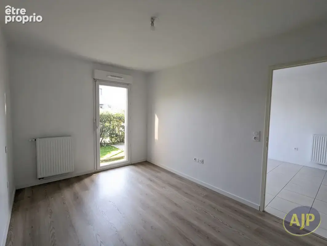 CHALLANS - Appartement T2 - photo 7