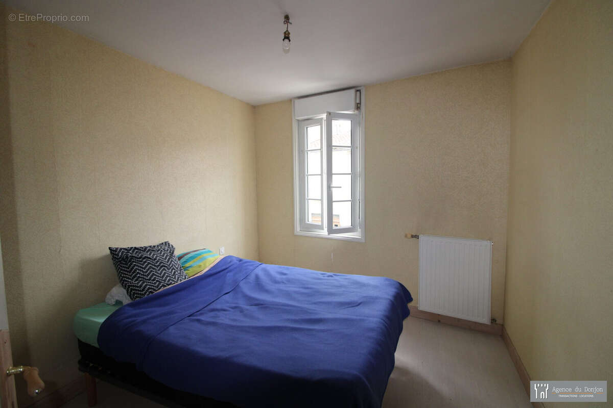 Appartement 136 m² à Pons  - photo 7