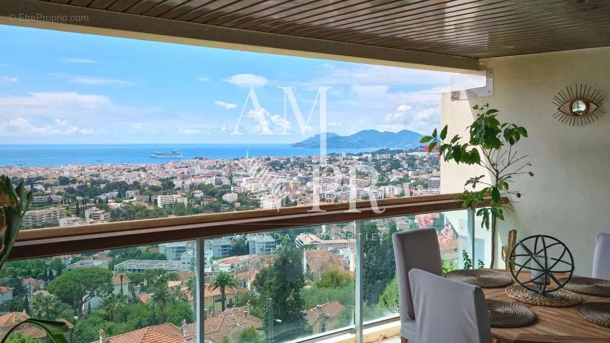 Appartement à LE CANNET