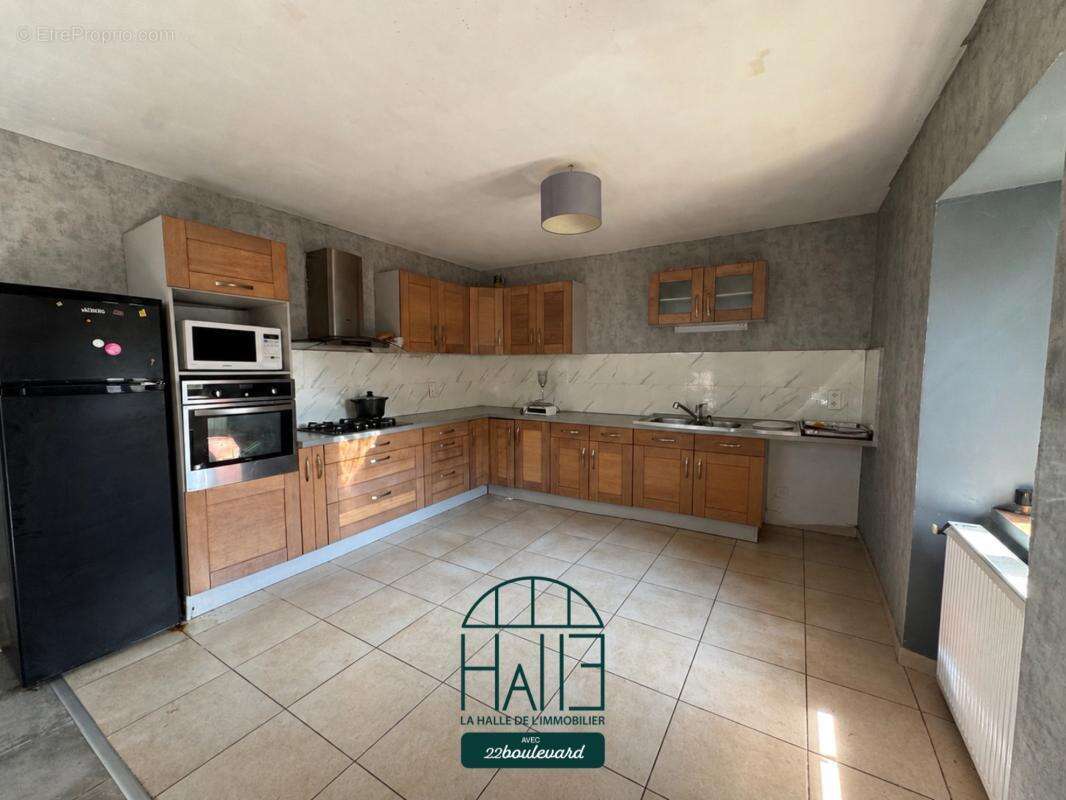 Maison 256 m² à Ladignac-Le-Long  - photo 5