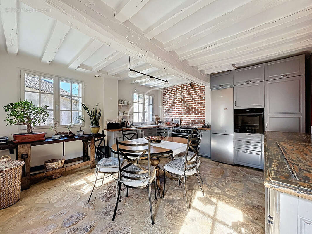 Maison à JUMEAUVILLE