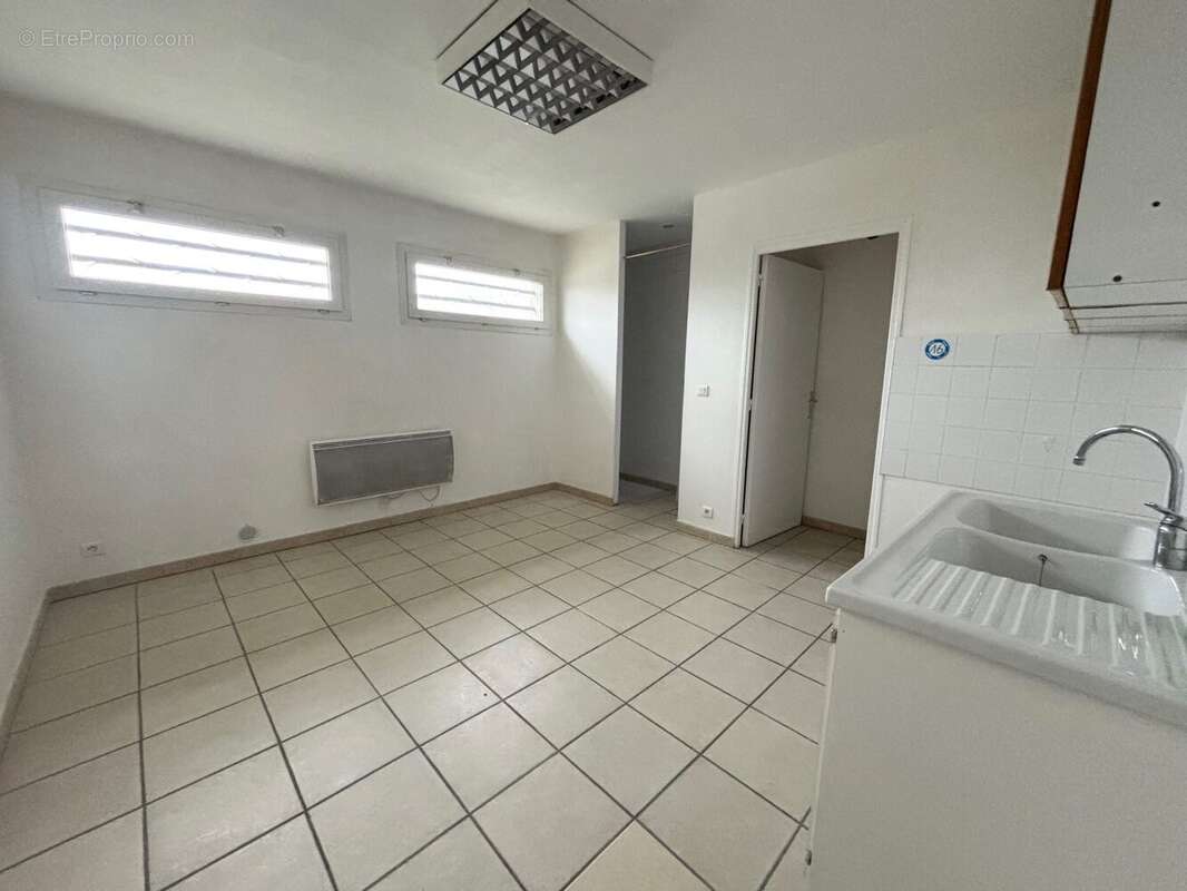 Commerce à MILLY-LA-FORET