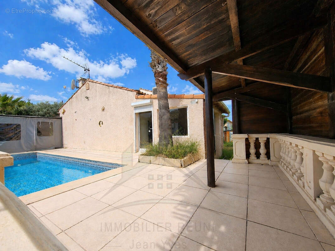 Maison à CHATEAUNEUF-LES-MARTIGUES