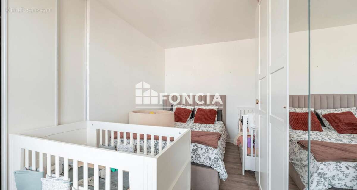 Appartement à GENNEVILLIERS