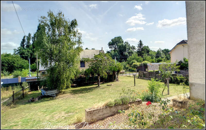 Dpt Sarthe (72), à vendre LA CHARTRE SUR LE LOIR maison P6 de 132,48 m² - Terrain de 629,00 m² - cave-balcon- terasse - photo 8