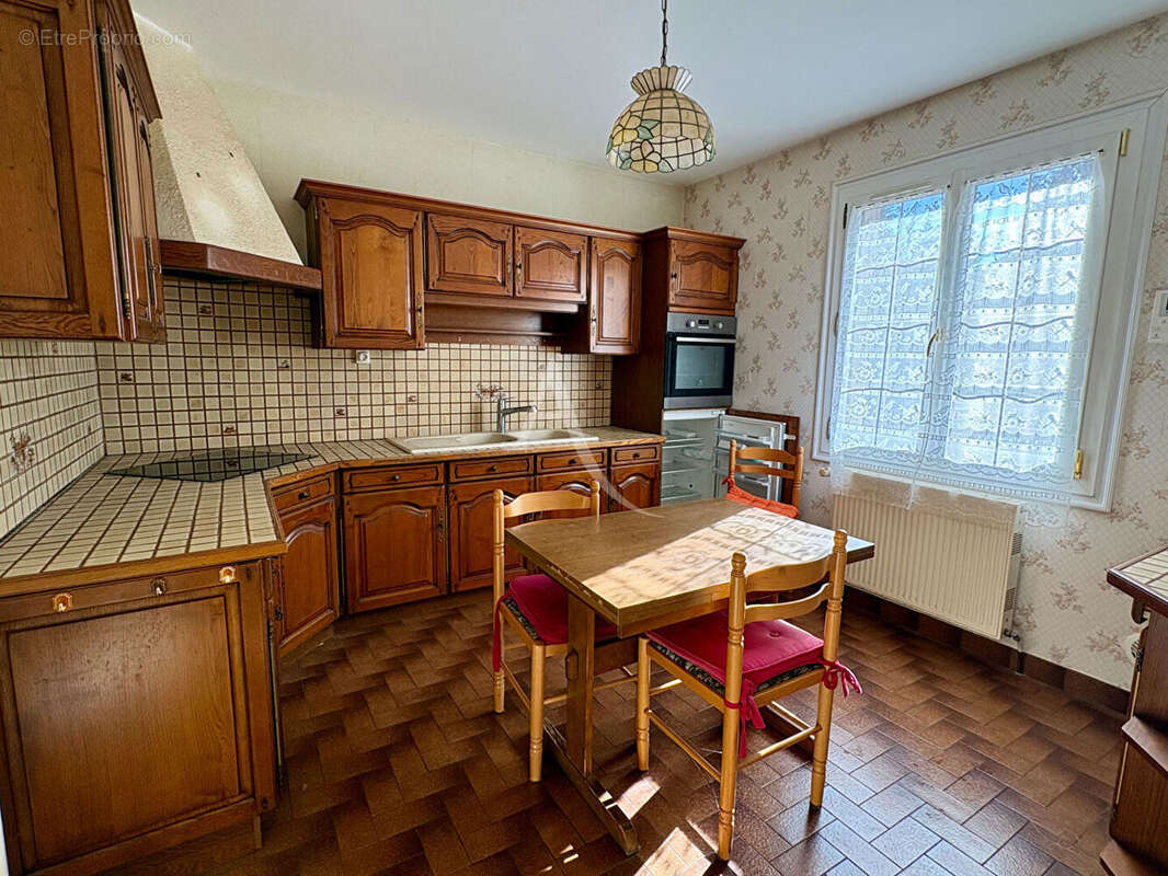 Maison à CERE-LA-RONDE