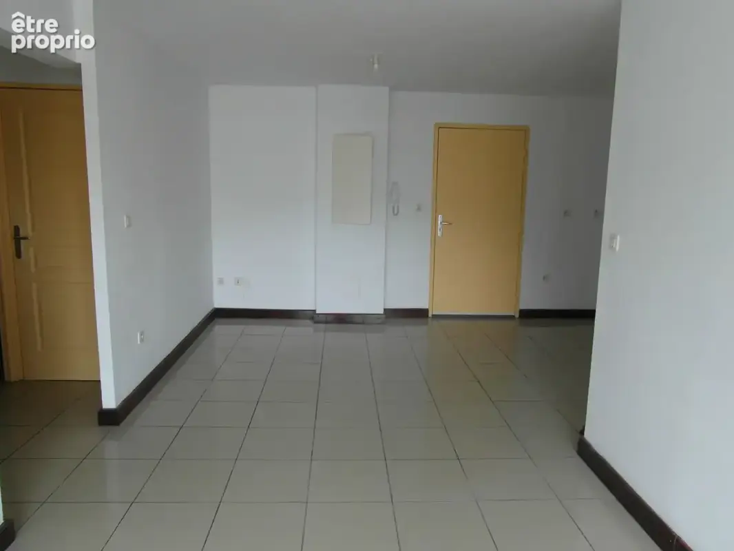 ST DENIS - T3 -5ème étage, 61 m² - photo 3