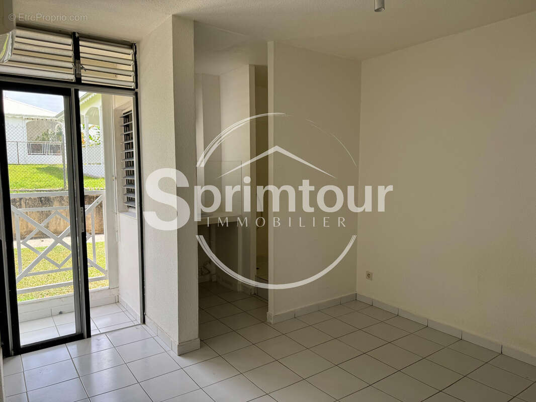 Appartement à BAIE-MAHAULT